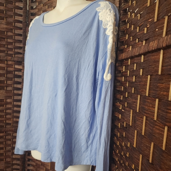 One Hart Embroidered Long Sleeve Periwinkle Blue M - Picture 7 of 8